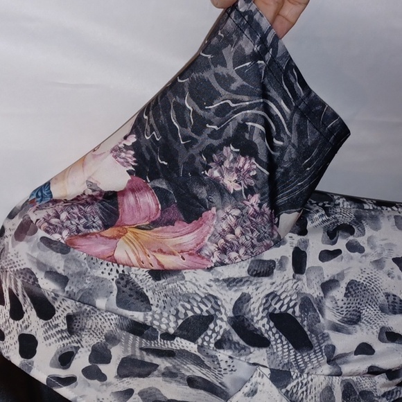 SIMPLY ASTER by Firmiana, tan, black, pink - Picture 3 of 7